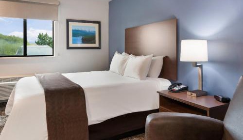 Single Queen Room