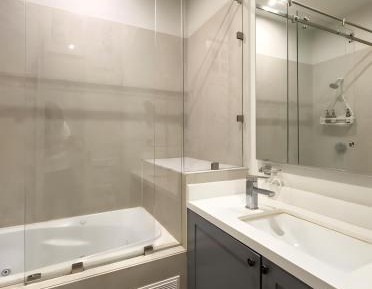 One-Bedroom Deluxe Apartment