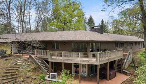 Four-Bedroom Holiday Home