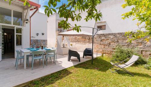 Villa with Garden View