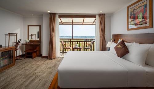 Deluxe Double or Twin Room with Balcony and River View 