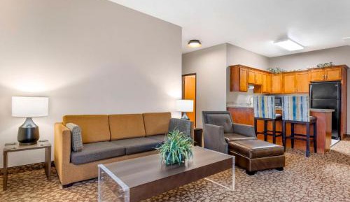 Queen Suite with Sofa Bed - Non-Smoking