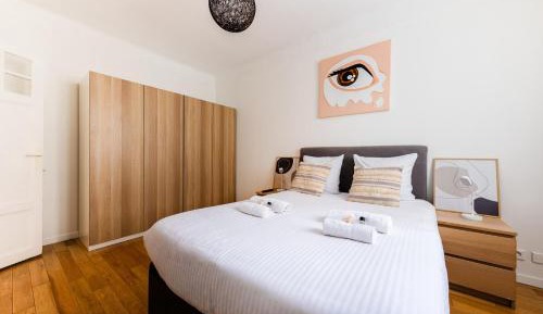 One-Bedroom Deluxe Apartment