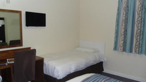 Twin Room with Private Bathroom