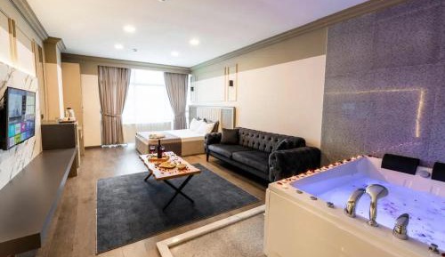 Deluxe Double Room with Bath