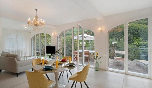 Superior One-Bedroom Apartment