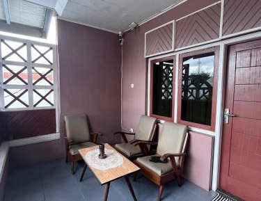 Economy Triple Room with Shared Bathroom