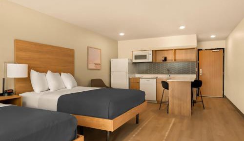 Deluxe Queen Room