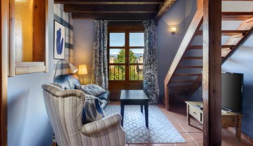 Suite with Mountain View