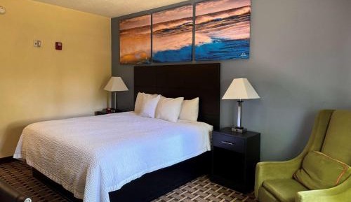 King Room - Disability Access - Non-Smoking