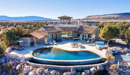 Six-Bedroom Holiday Home