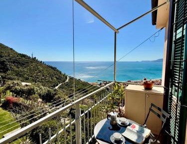 Two-Bedroom Apartment with Balcony and Sea View