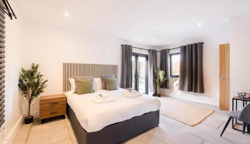 Deluxe King Room