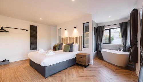 Superior King Room