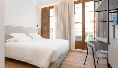 Deluxe Queen Room