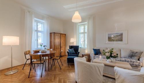 Deluxe Two-Bedroom Apartment with Conservatory - Top 1