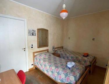 Twin Room with Private External Bathroom