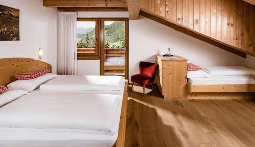 Comfort Triple Room