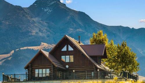 Four-Bedroom Holiday Home
