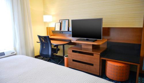 Queen Room with Two Queen Beds and Adapted Tub - Mobility Accessible