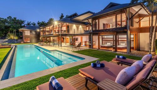 Seven-Bedroom House