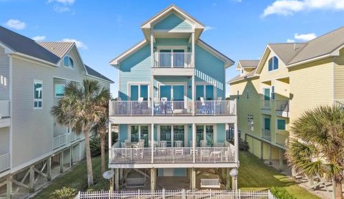 Four-Bedroom Holiday Home