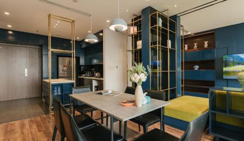 Two-Bedroom Deluxe Apartment with Balcony
