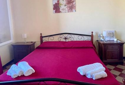 Studio Apartment with One Double Bed