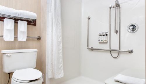 King Room - Mobility Access/Roll in Shower - Non-Smoking