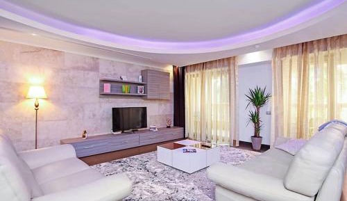 Deluxe Two-Bedroom Apartment with Garden View