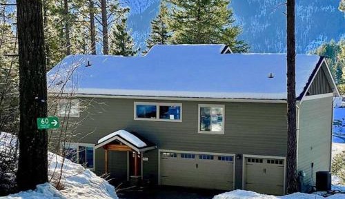 Four-Bedroom Holiday Home