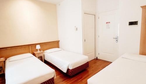 Economy Triple Room