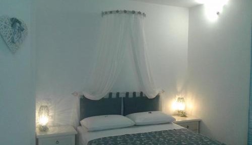 Deluxe Room with Private Bathroom