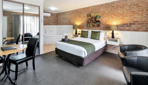 Suite with Spa Bath