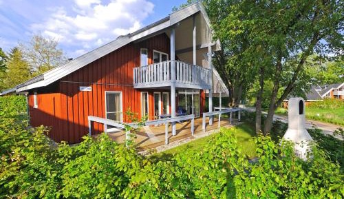 Three-Bedroom Holiday Home 