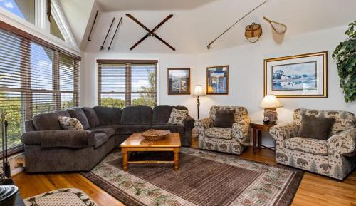 Five-Bedroom Apartment