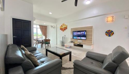 Three-Bedroom Apartment with Balcony