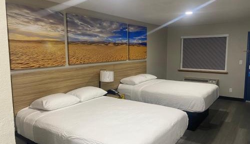 Queen Room with Two Queen Beds - Non-Smoking