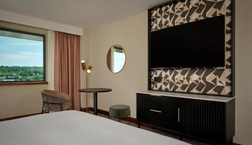 Queen Room - Mobility Access