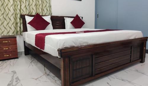 Deluxe Double Room (2 Adults + 1 Child)