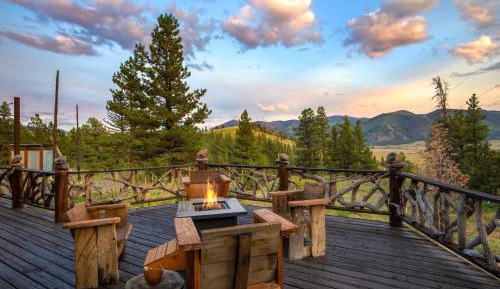 Four-Bedroom Holiday Home