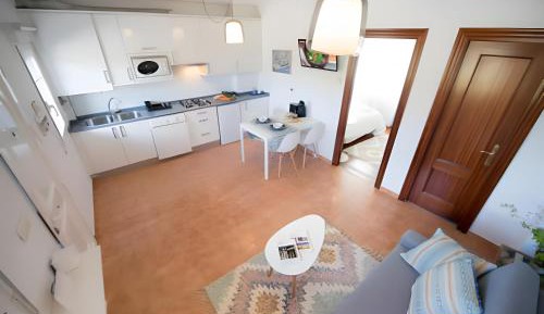 Superior One-Bedroom Apartment