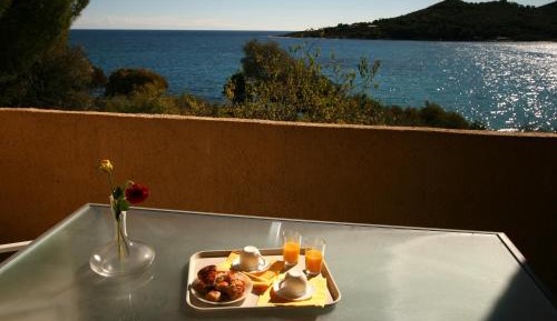 Two-Bedroom Apartment with Terrace and Sea View