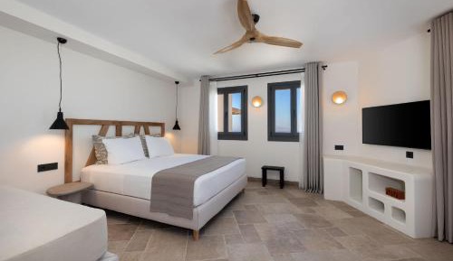 Executive room with outdoor private heated jetted tub and sea view