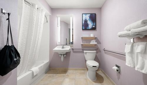 Queen Studio Suite - Disability Access - Non-Smoking