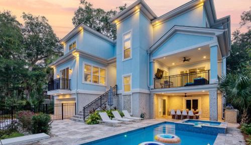 Nine-Bedroom House