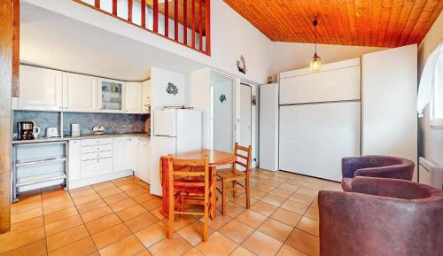 One-Bedroom Holiday Home