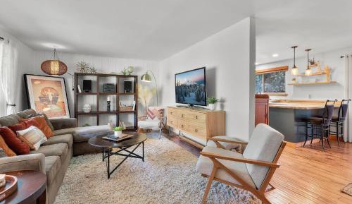 Three-Bedroom Holiday Home 