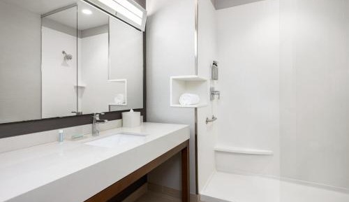 Deluxe Queen Room with Two Queen Beds and City View