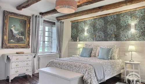 Deluxe Room 1